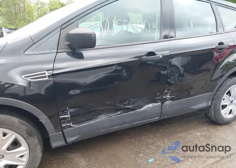 2013 Ford Escape S z USA, uszkodzony, nr VIN 1FMCU0F75DUC33792